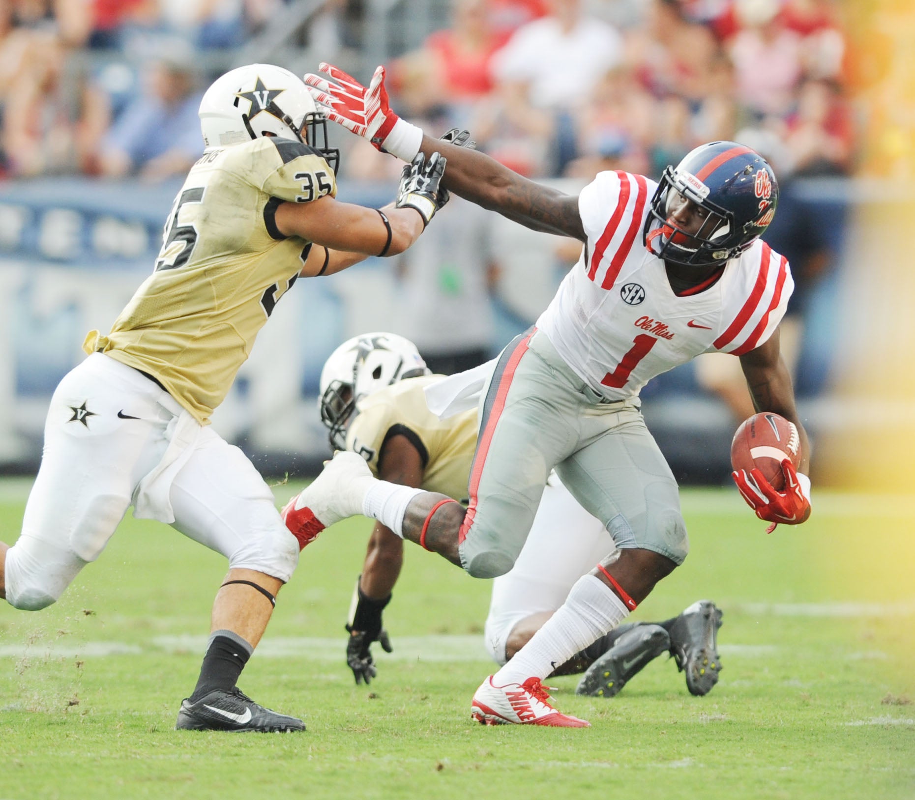 Ole Miss' Laremy Tunsil declares for NFL Draft