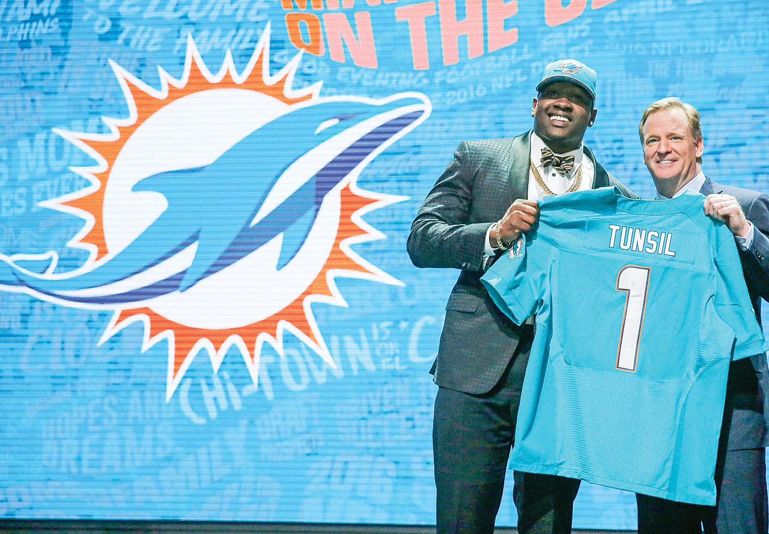 2016 NFL draft -- Laremy Tunsil admits to taking cash from Ole