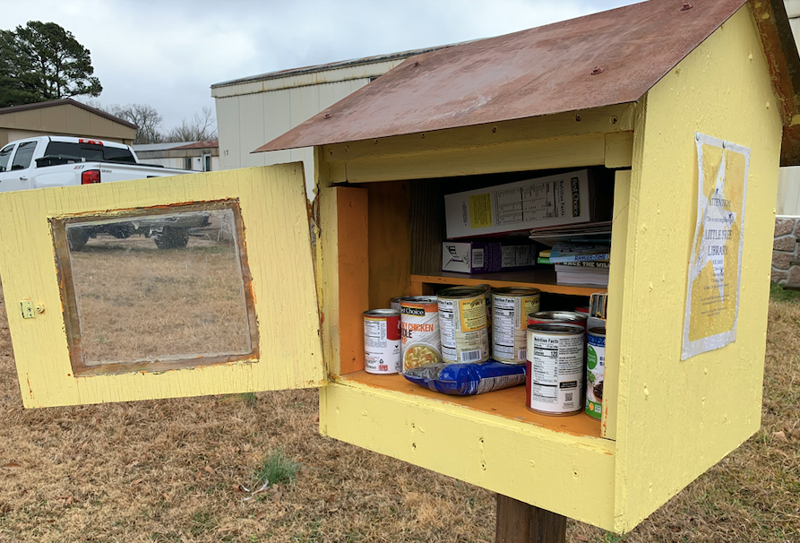 mayor-helps-dedicate-little-free-library-locations-in-fayetteville