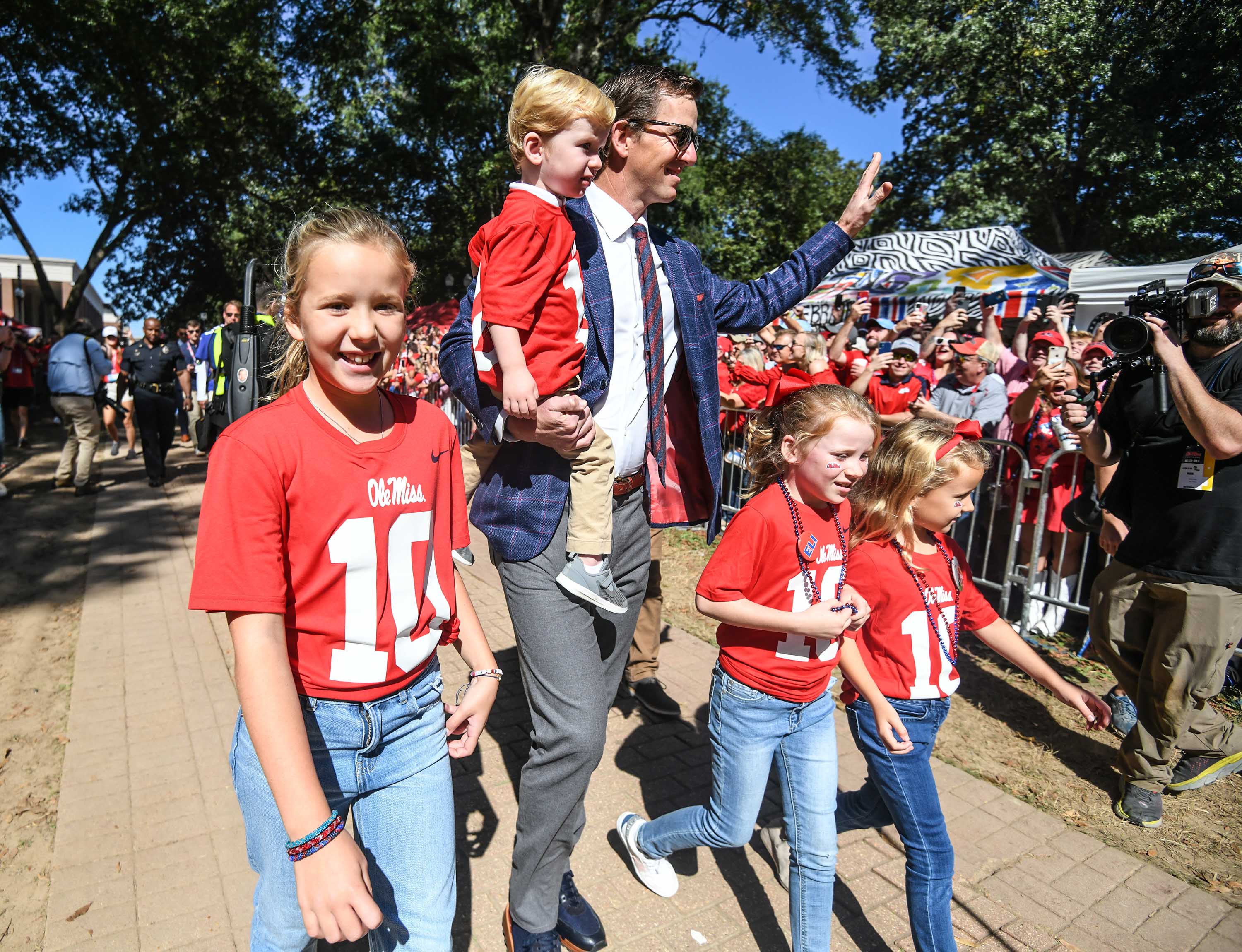 Ole Miss Honoring Eli Manning With Special End Zones for LSU Clash