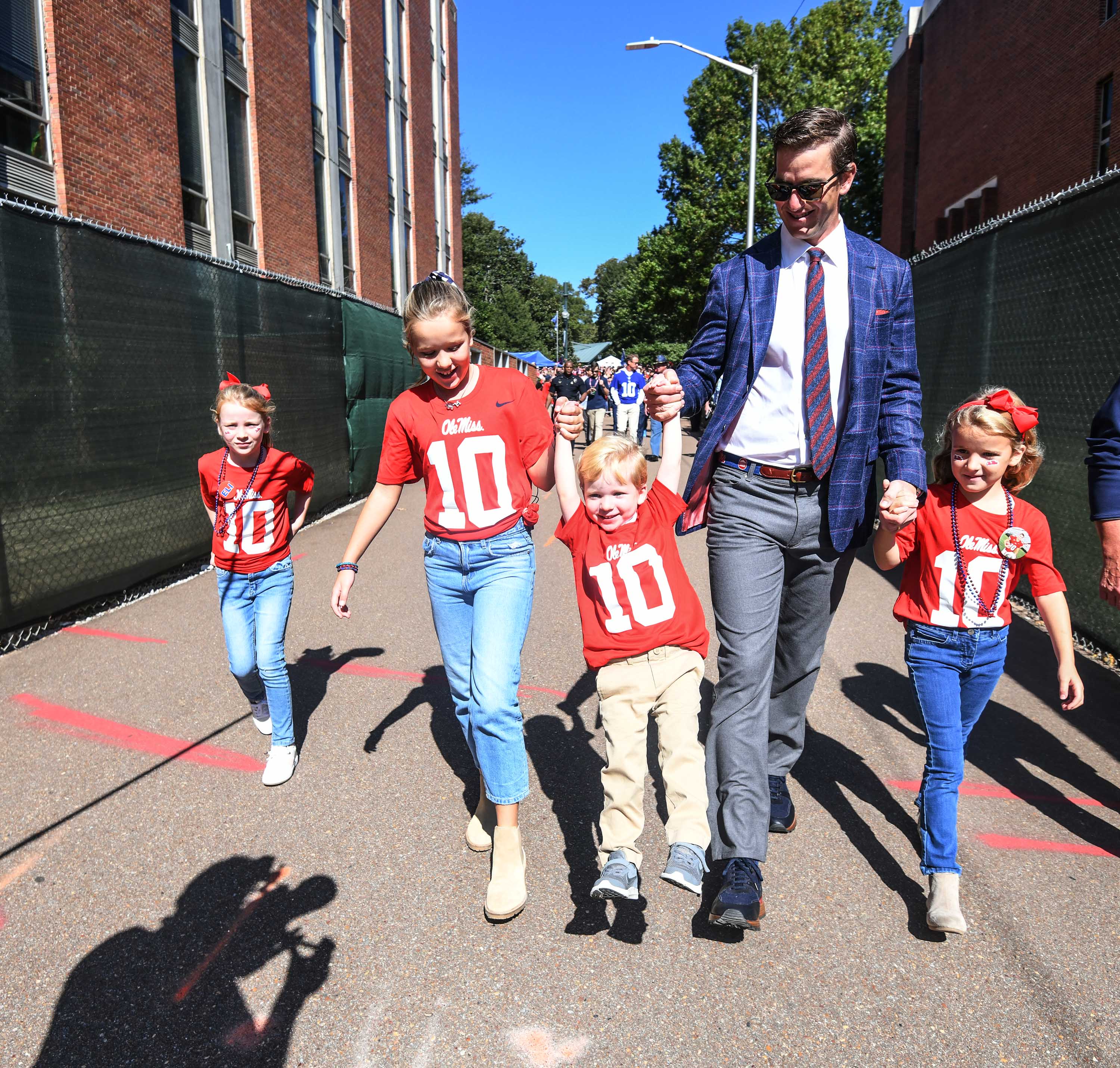 Ole Miss football retires Eli Manning's jersey number - The Oxford Eagle