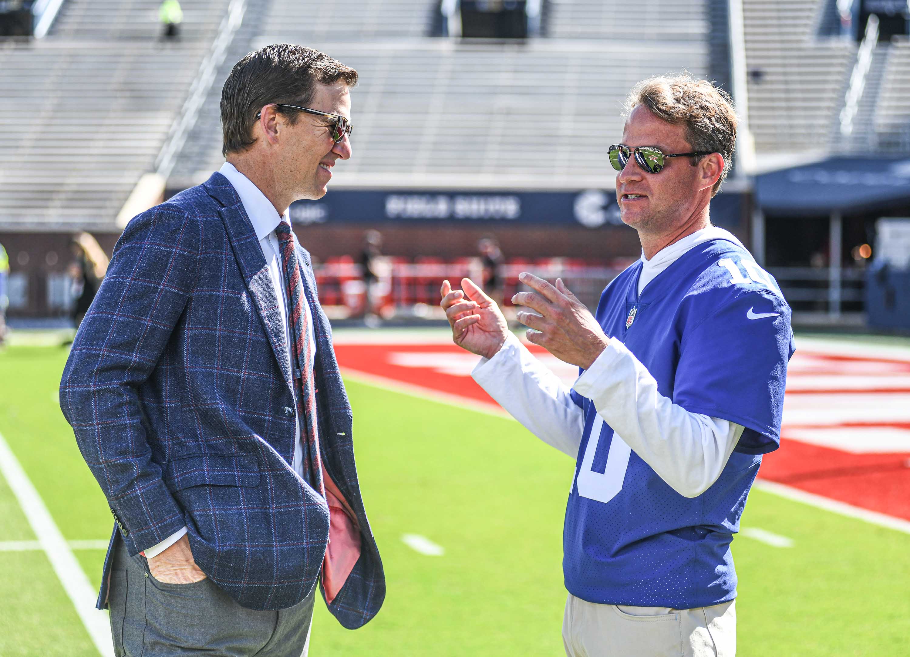 LOOK: Lane Kiffin wears Eli Manning Giants jersey to Ole Miss' game against  LSU 