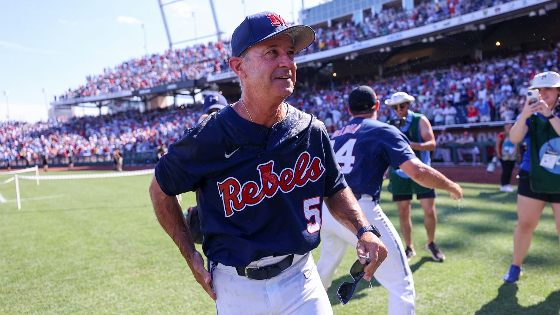 Mailbag: Scholarships, travel, bourbon and Ole Miss baseball