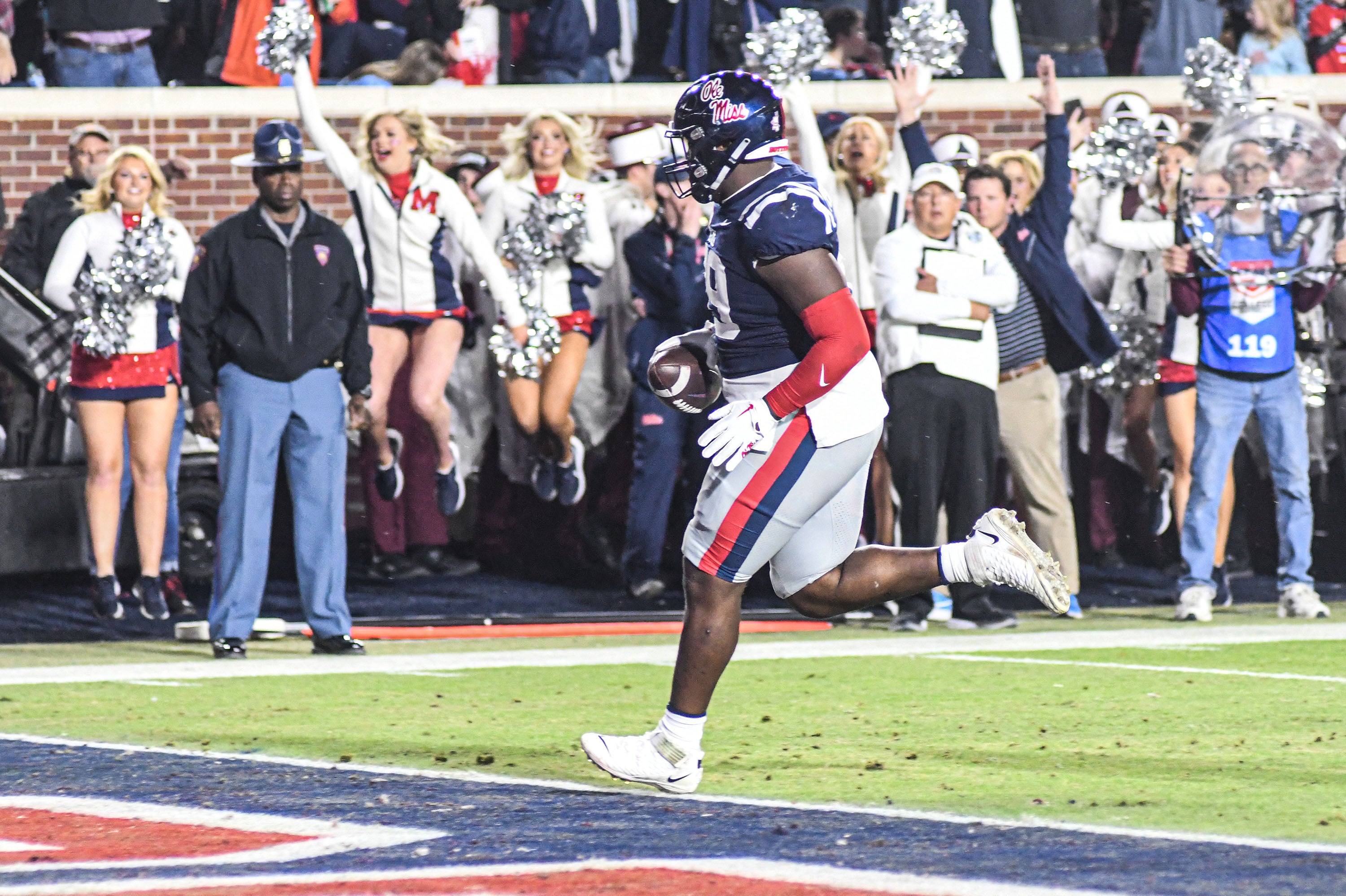 Egg Bowl 2017: Ole Miss' D.K. Metcalf does dog pee celebration 